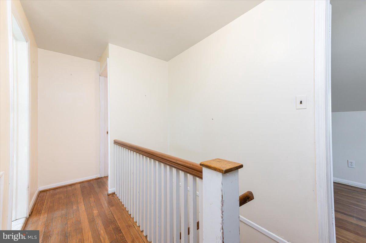10329 Greentop Road Cockeysville, MD 21030 - Photo 20 of 34 Stairway to 2nd floor