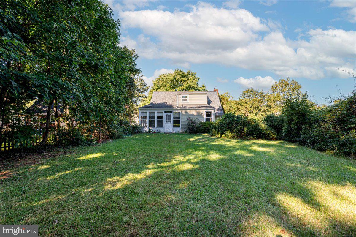 10329 Greentop Road Cockeysville, MD 21030 - Photo 29 of 34 Private backyard is great for that gardener