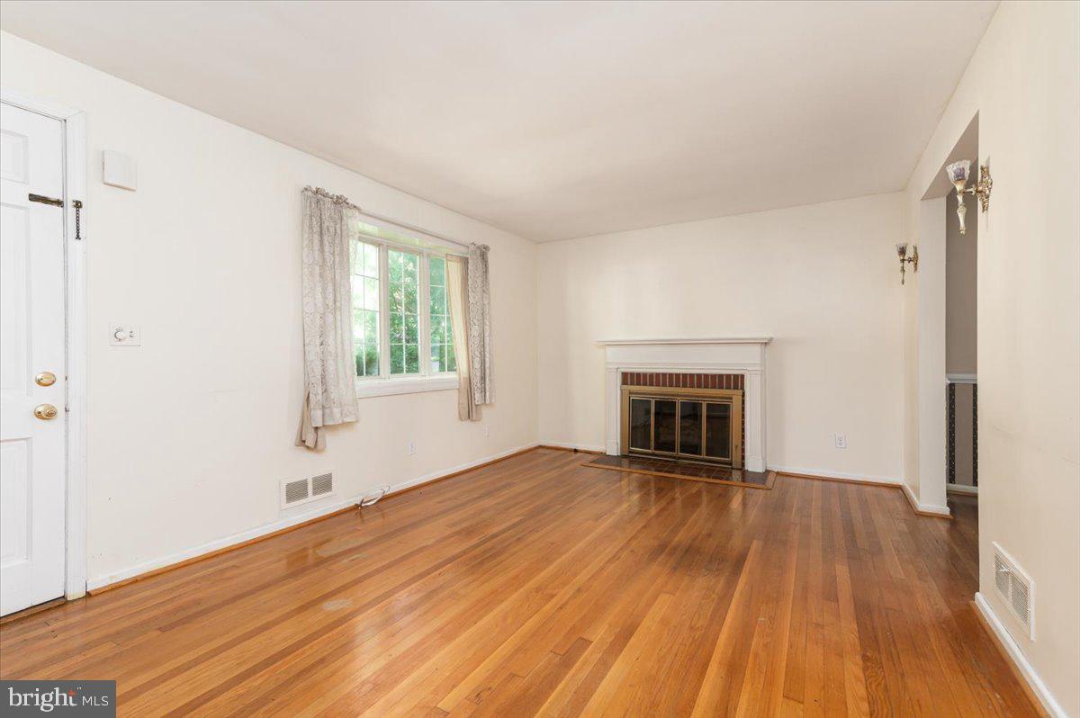Hardwood floors throughout!