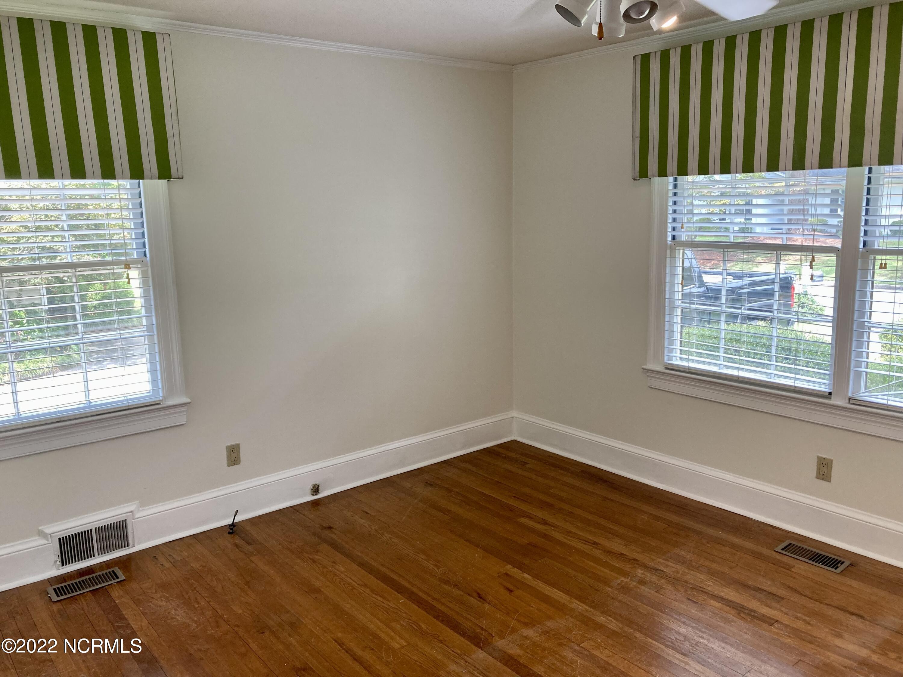 1218 Stockton Road Kinston, NC 28504 - Photo 8 of 15 IMG_E1210