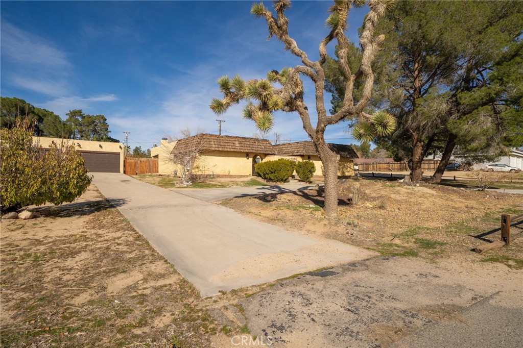 14580 Keota Road Apple Valley, CA 92307 - Photo 5 of 45