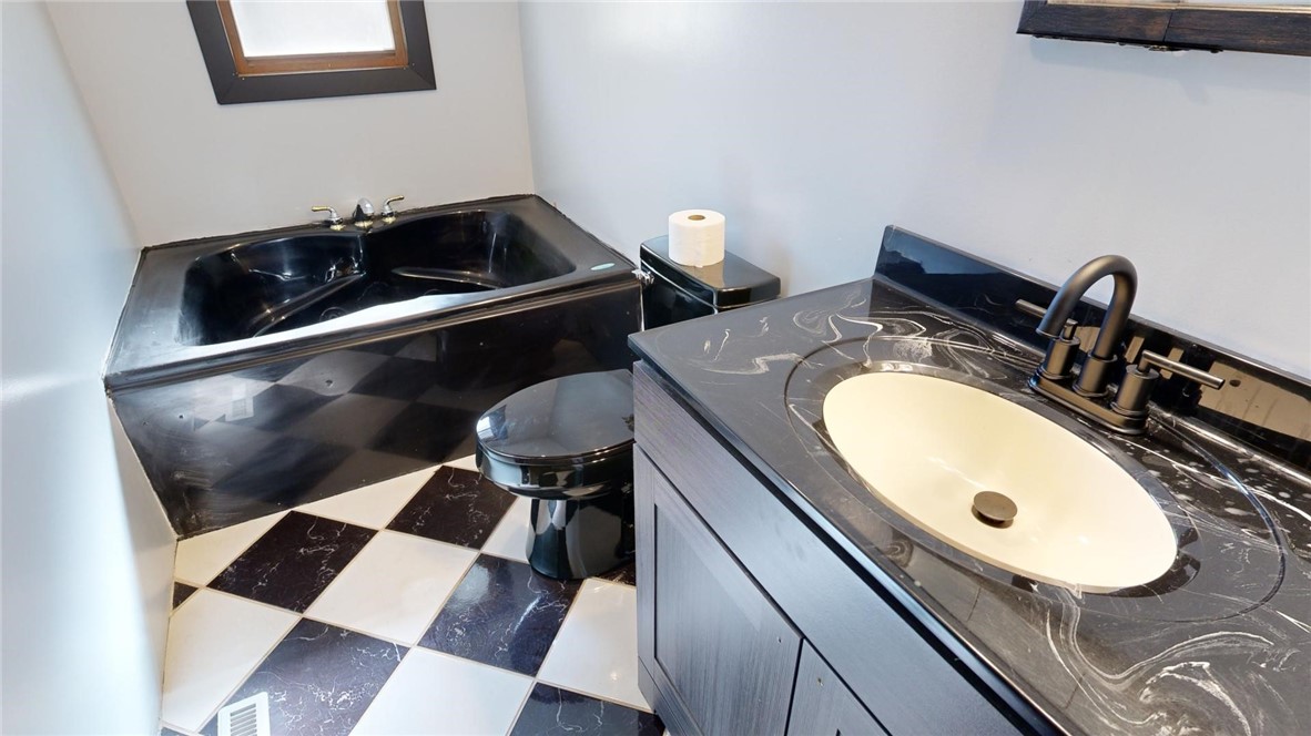 3841 East Hickory Street Decatur, IL 62526 - Photo 10 of 23 Gallery Image 10