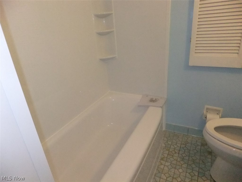 30110 Warren Road Wickliffe, OH 44092 - Photo 20 of 22 Newly remodeled bathroom with bath fitters tub