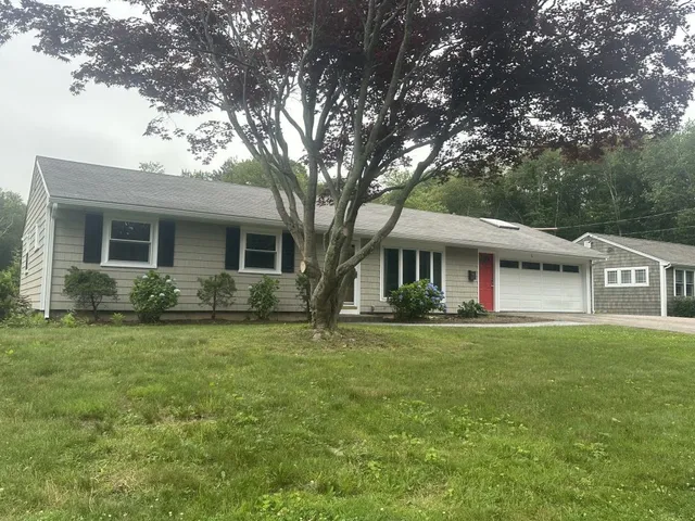 $2,700 | 144 South Pier Road, Narragansett, RI 02882