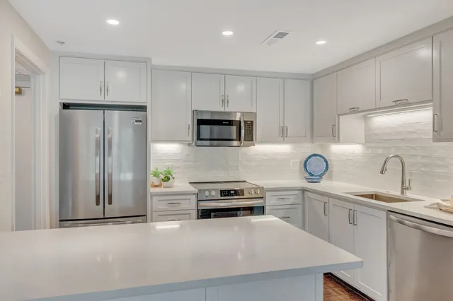 $369,000 | 4215 Harding Pike, Unit 403, Nashville, TN 37205