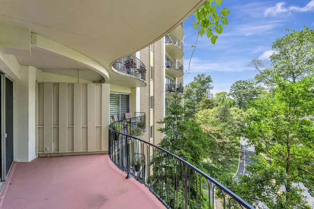 $369,000 | 4215 Harding Pike, Unit 403, Nashville, TN 37205