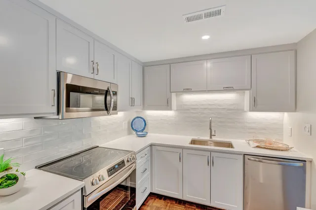 $369,000 | 4215 Harding Pike, Unit 403, Nashville, TN 37205