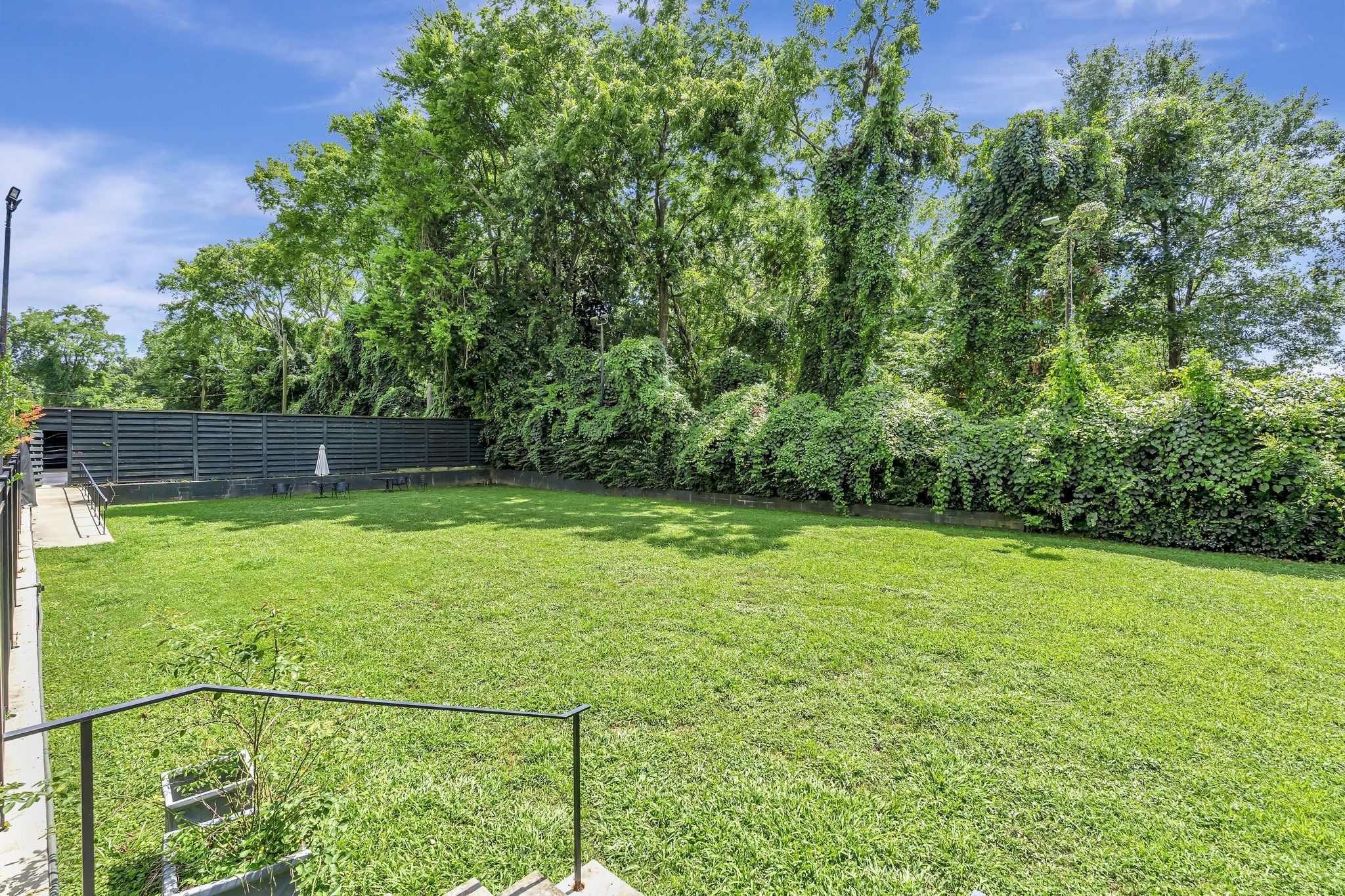 4215 Harding Pike, Unit 403 Nashville, TN 37205 - Photo 25 of 25 a view of a yard