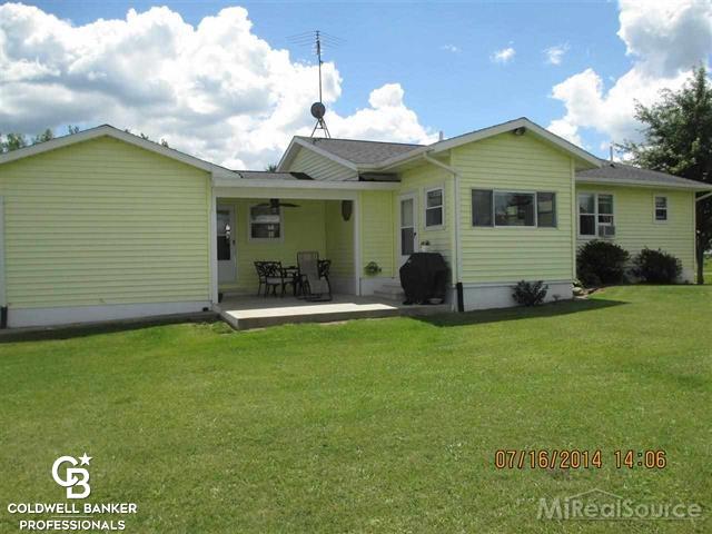 380 West Wellman Line Road Yale, MI 48097 - Photo 5 of 19