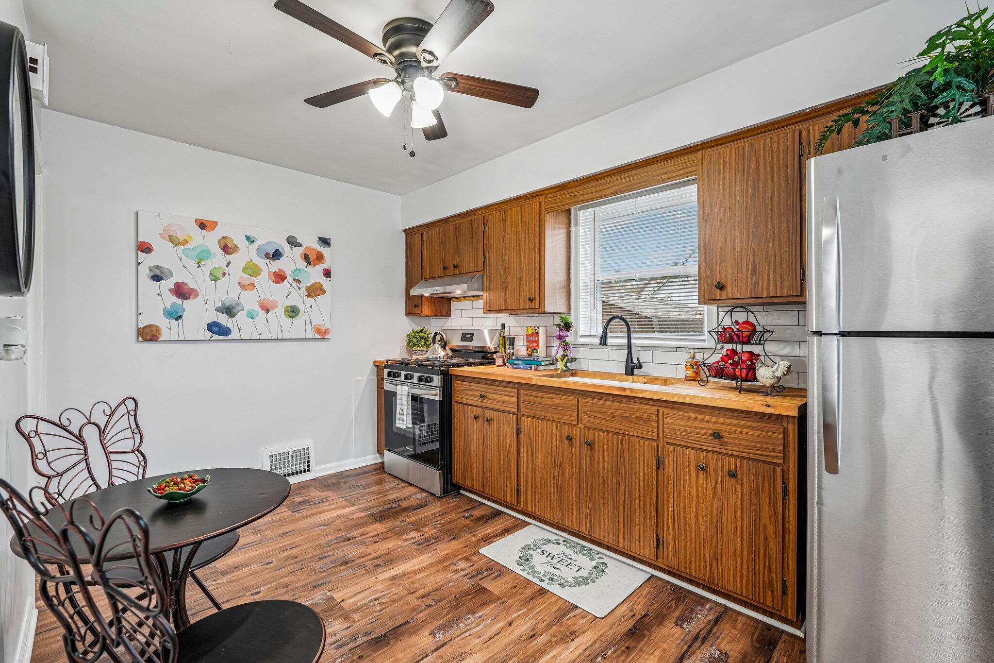 1117 Rode Avenue Racine, WI 53404 - Photo 18 of 33 kitchen