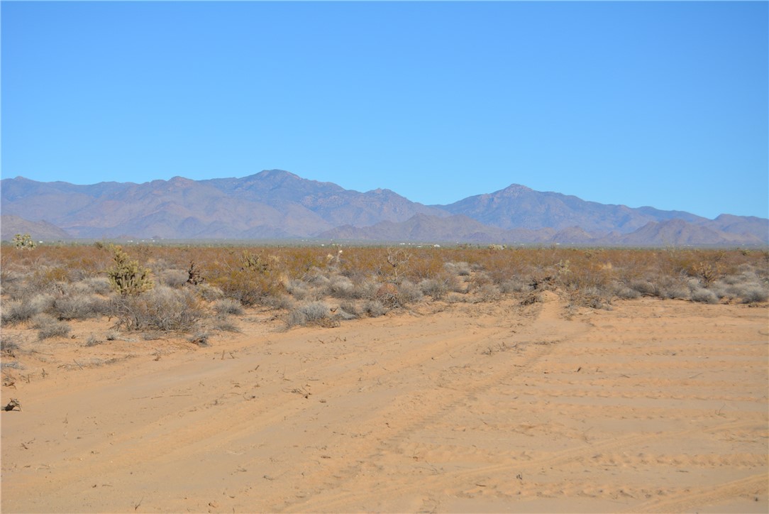 207-35-005 South Arlington Road Yucca, AZ 86438 - Photo 24 of 92