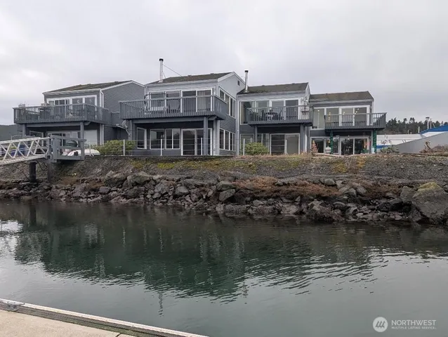 $614,000 | 2001 Skyline Way, Unit 103, Anacortes, WA 98221