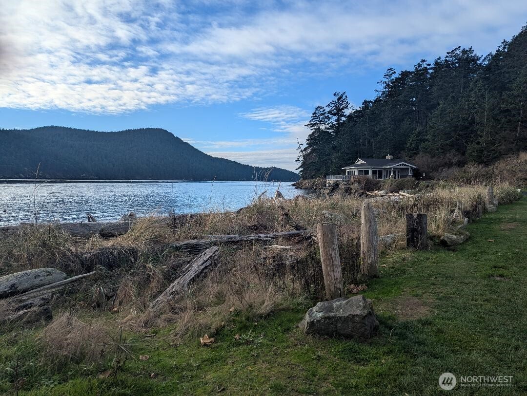 2001 Skyline Way, Unit 103 Anacortes, WA 98221 - Photo 38 of 39 a view of outdoor space and yard