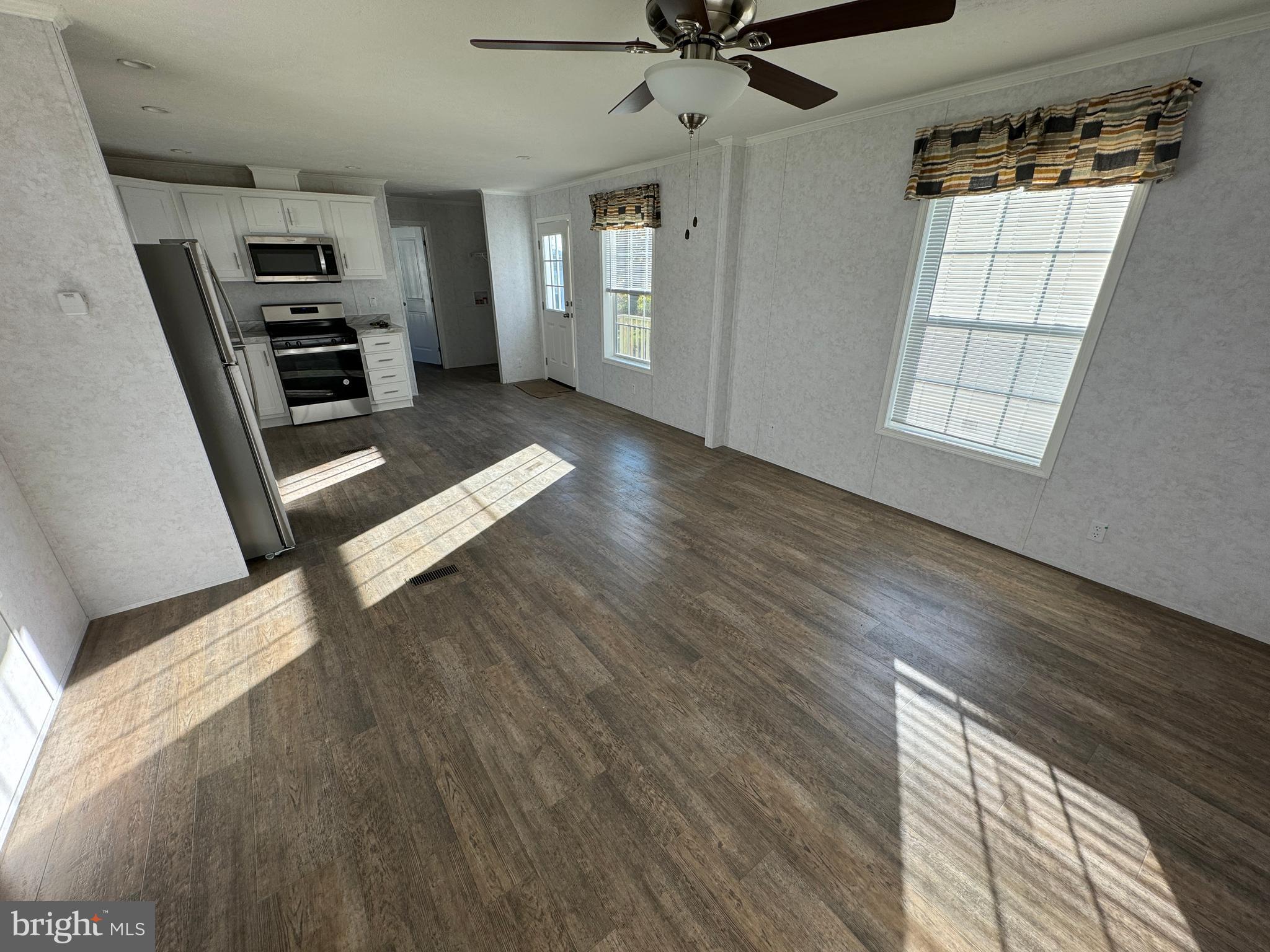 126 Jubilee Road Peach Bottom, PA 17563 - Photo 10 of 30 LR from front door