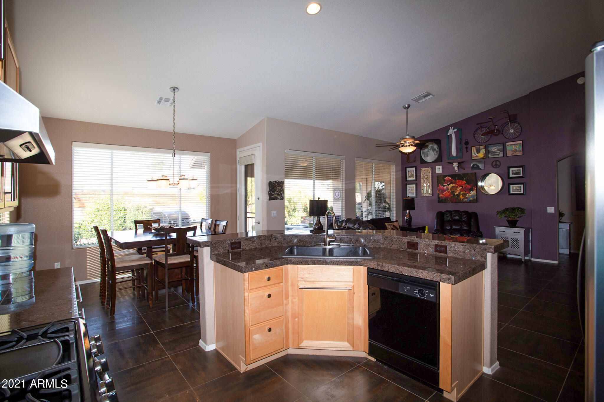 3764 South Shiloh Way Gilbert, AZ 85297 - Photo 14 of 42 14 Kitchen