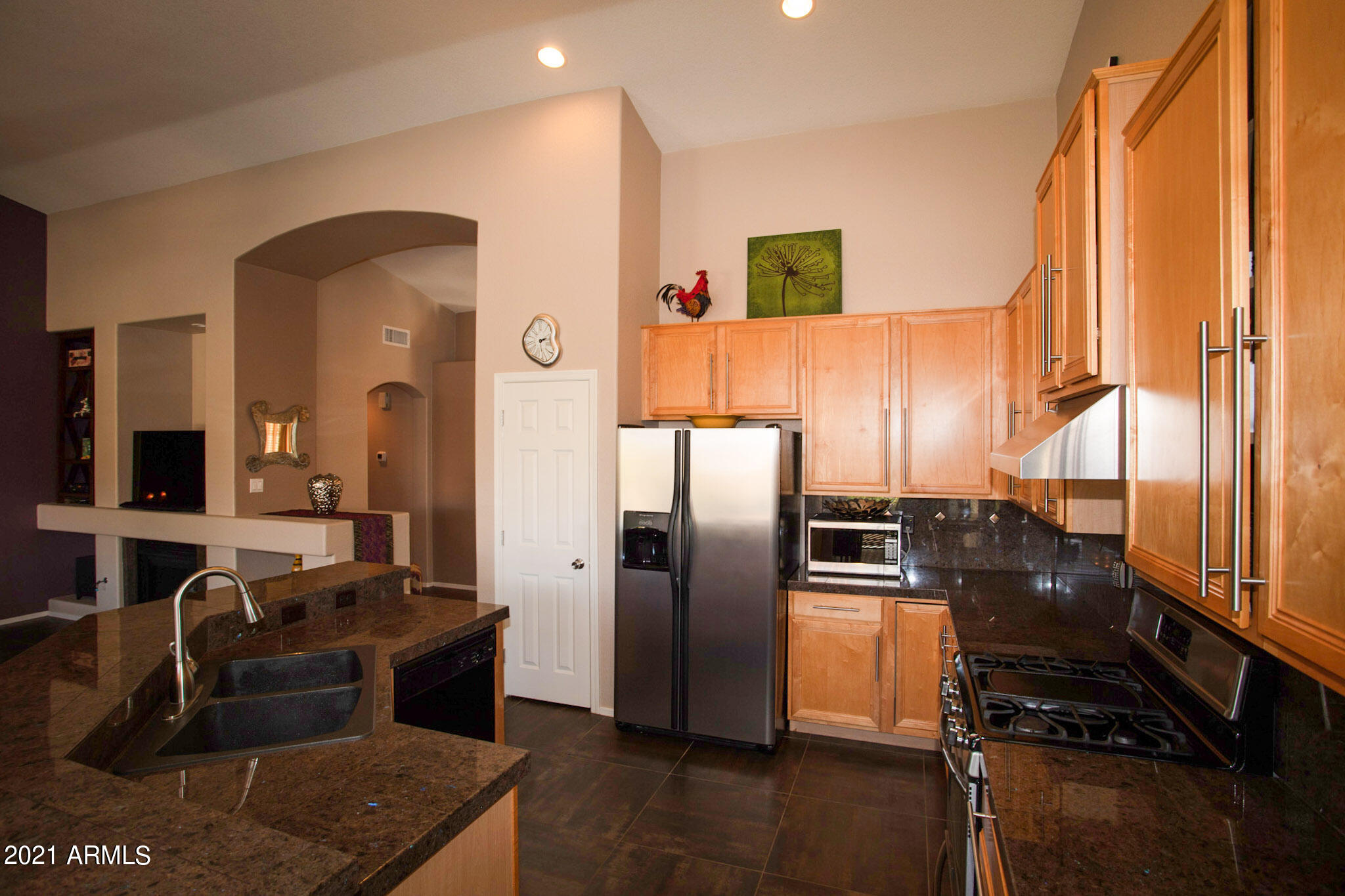 3764 South Shiloh Way Gilbert, AZ 85297 - Photo 15 of 42 15 Kitchen