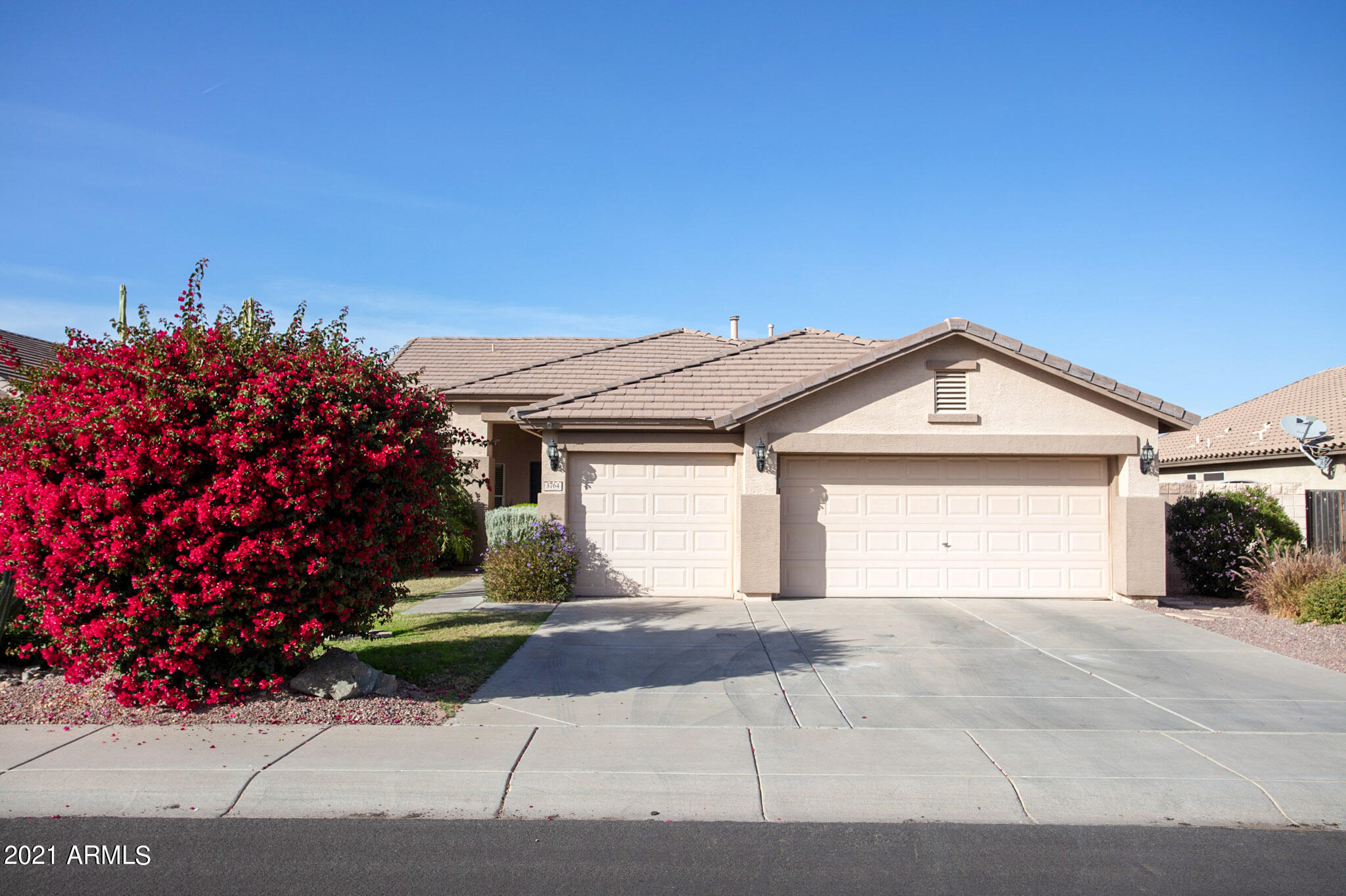 3764 South Shiloh Way Gilbert, AZ 85297 - Photo 2 of 42 02 Front