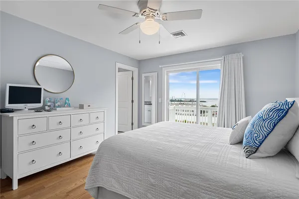 $725,000 | 314 Chases Lane, Unit C, Middletown, RI 02842