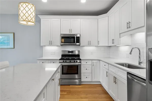 $725,000 | 314 Chases Lane, Unit C, Middletown, RI 02842