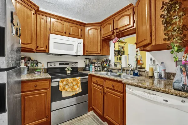 $298,000 | 8145 Northwest 7th Street, Unit 315, Miami, FL 33126
