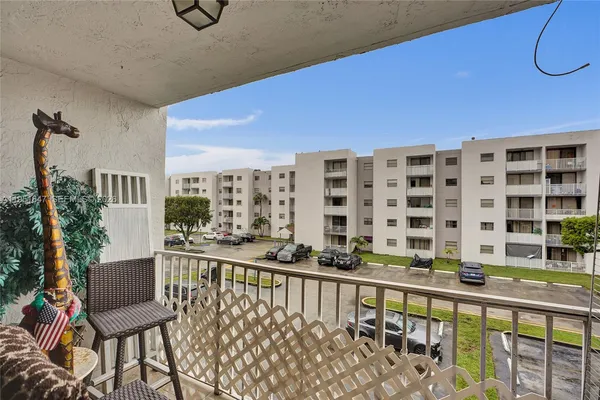 $298,000 | 8145 Northwest 7th Street, Unit 315, Miami, FL 33126
