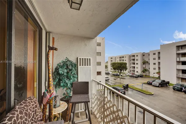 $298,000 | 8145 Northwest 7th Street, Unit 315, Miami, FL 33126