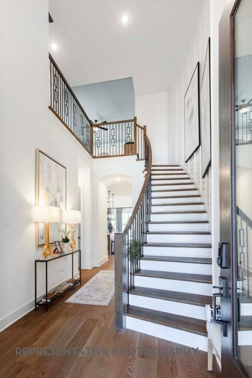 a view of entryway livingroom and hall