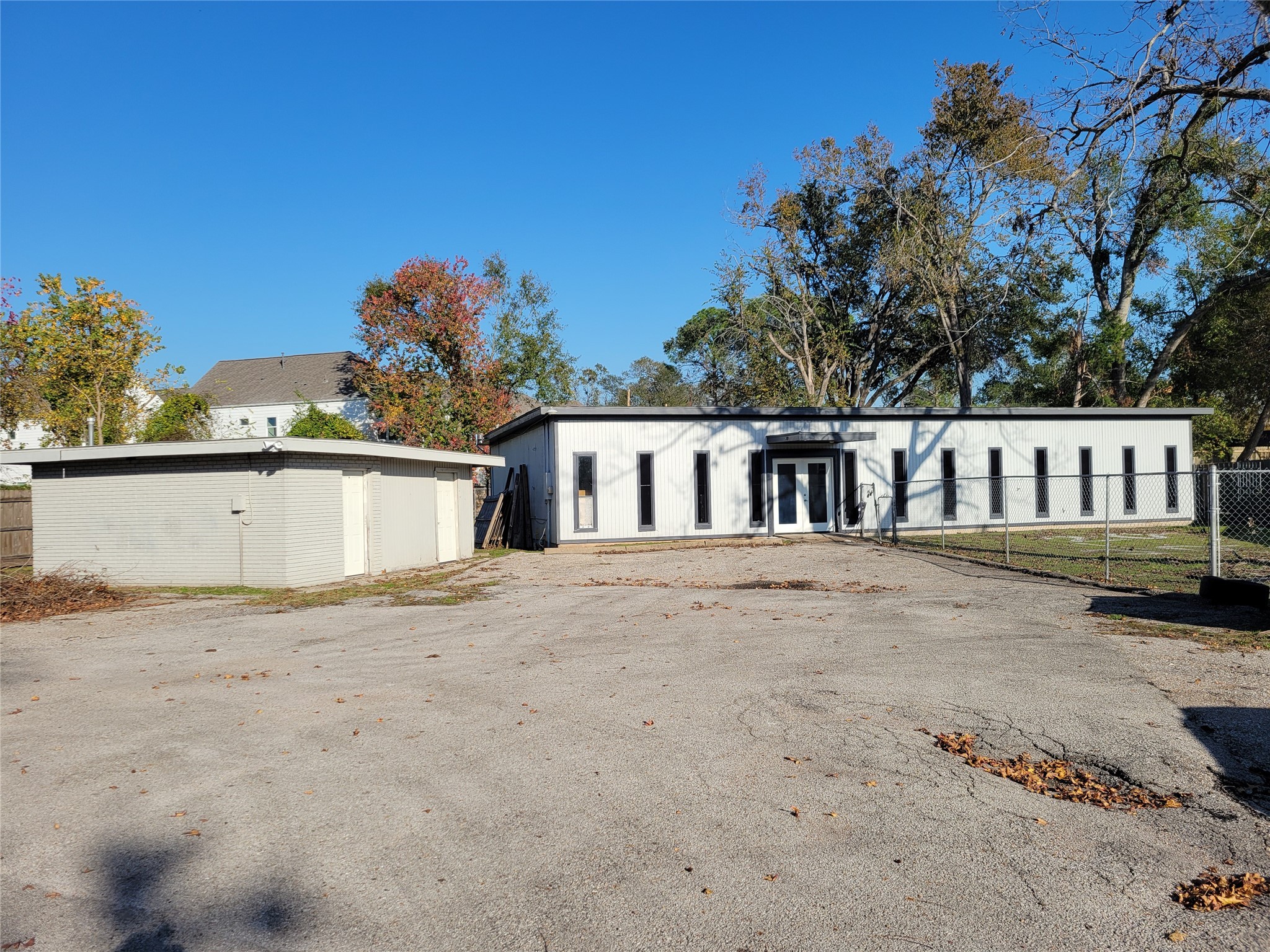 2320 Blalock Road Houston, TX 77080 - Photo 6 of 12 a view of a house with a yard