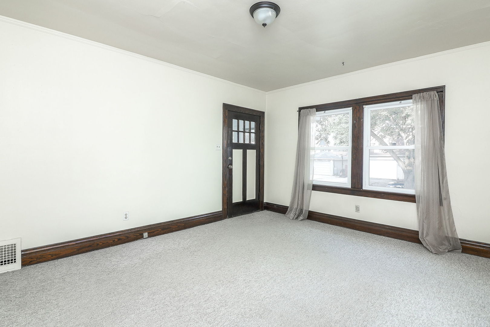 4952 Linscott Avenue Downers Grove, IL 60515 - Photo 8 of 21