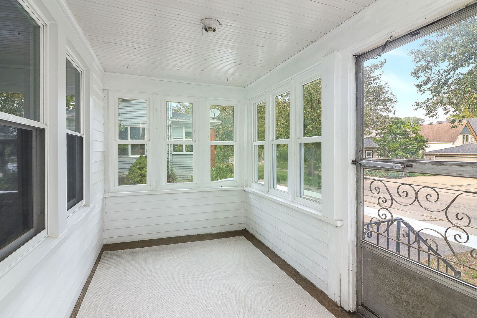 4952 Linscott Avenue Downers Grove, IL 60515 - Photo 9 of 21