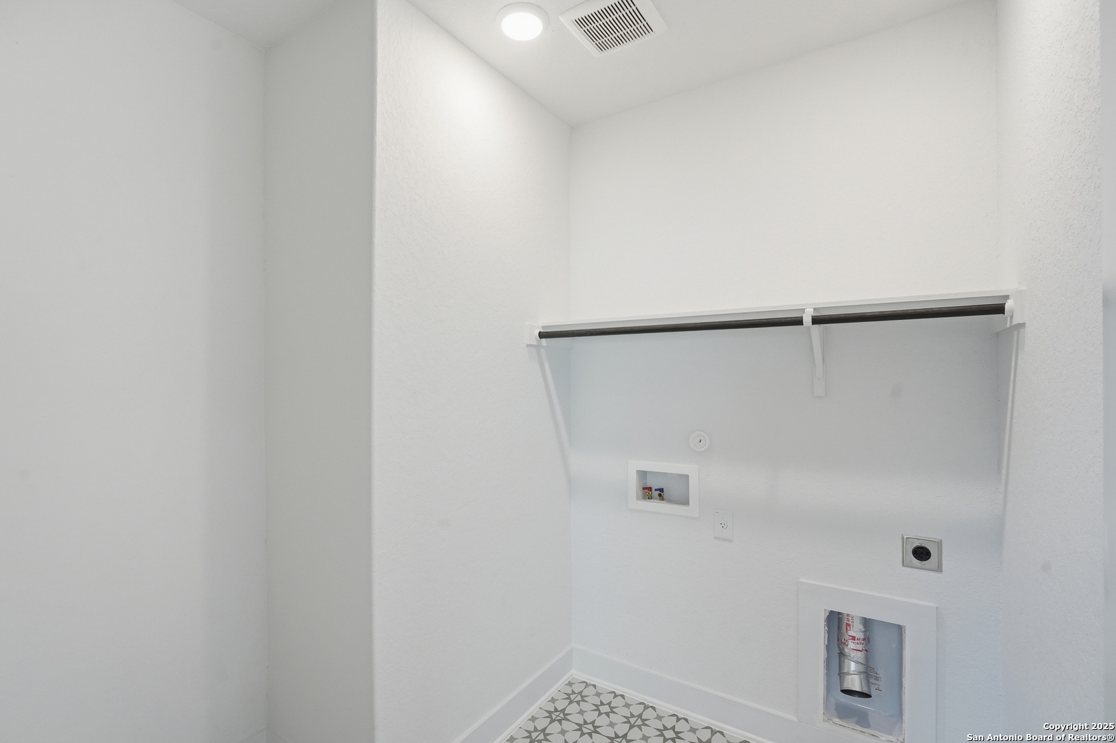 20675 Huebner Road, Unit 526 San Antonio, TX 78258 - Photo 35 of 45 a view of bathroom