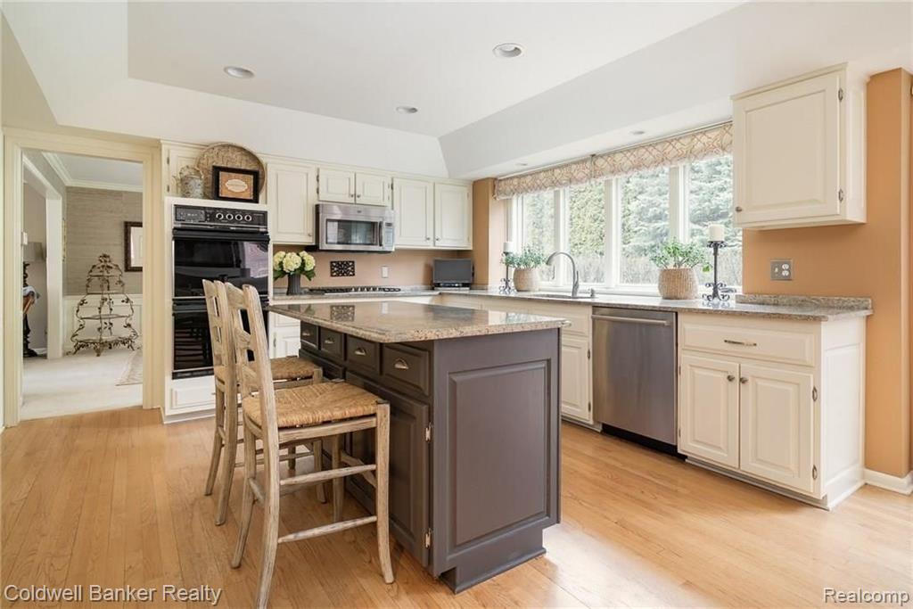 3724 Newcastle Drive Rochester Hills, MI 48306 - Photo 6 of 39