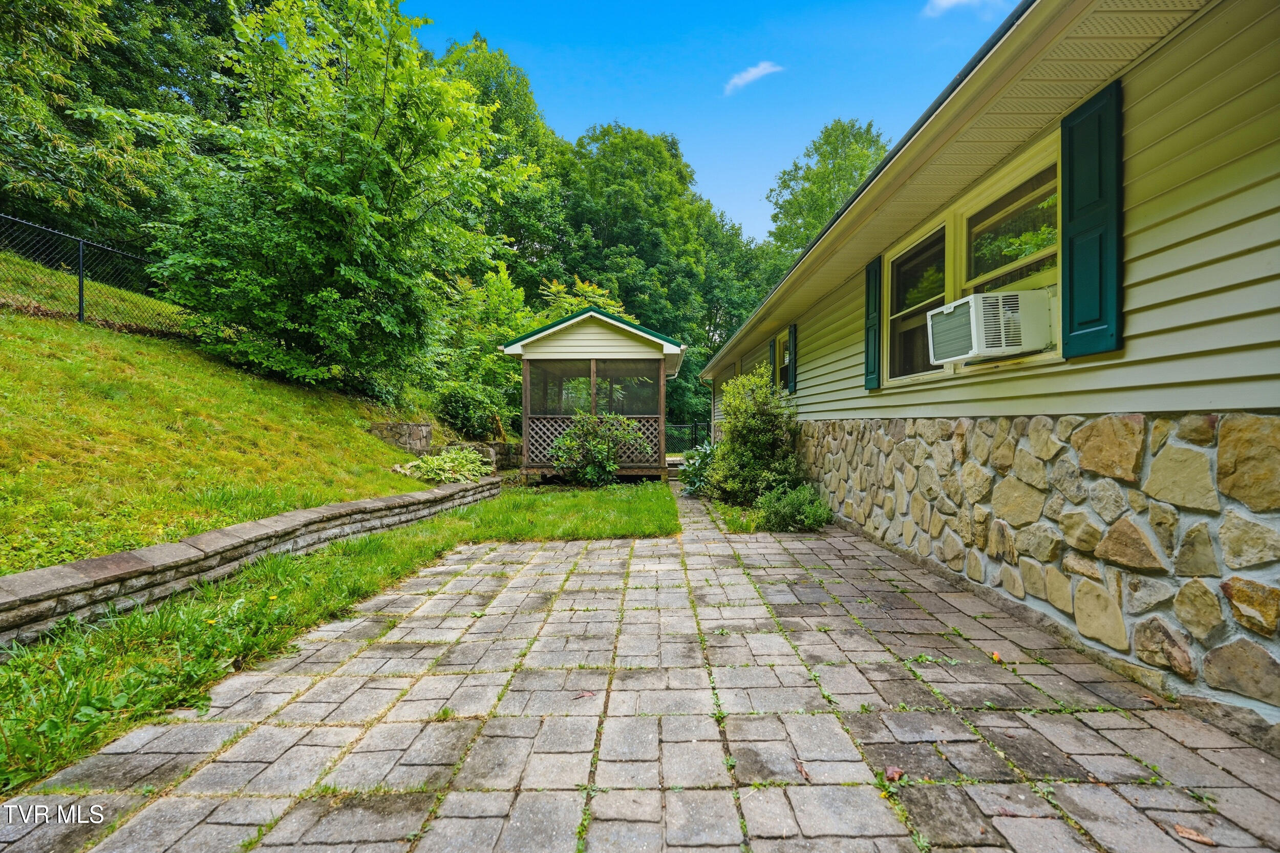 5100 Chandler Road Big Stone Gap, VA 24219 - Photo 27 of 42 29_5100 chandler rd-39