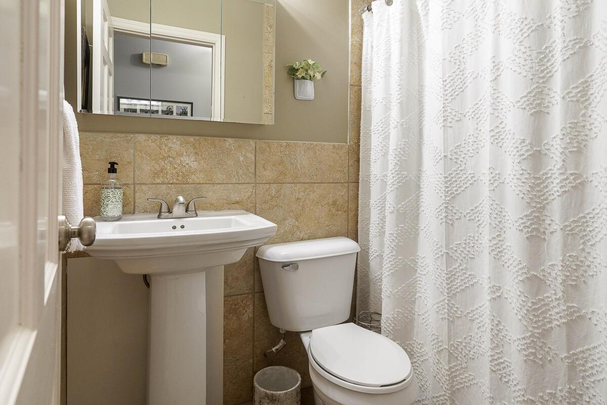 2611 Charing Road, Unit B Columbus, OH 43221 - Photo 13 of 23 Tiled Shower