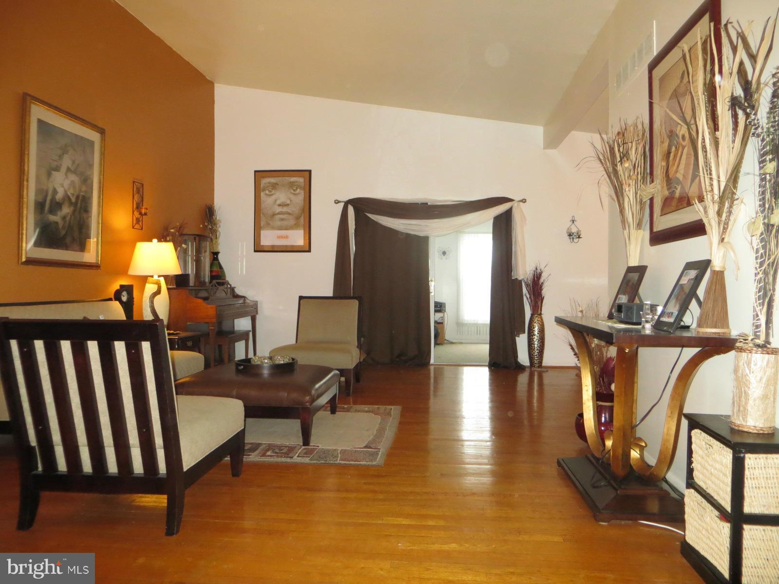 8523 Stevenswood Road Baltimore, MD 21244 - Photo 3 of 30 Living Room
