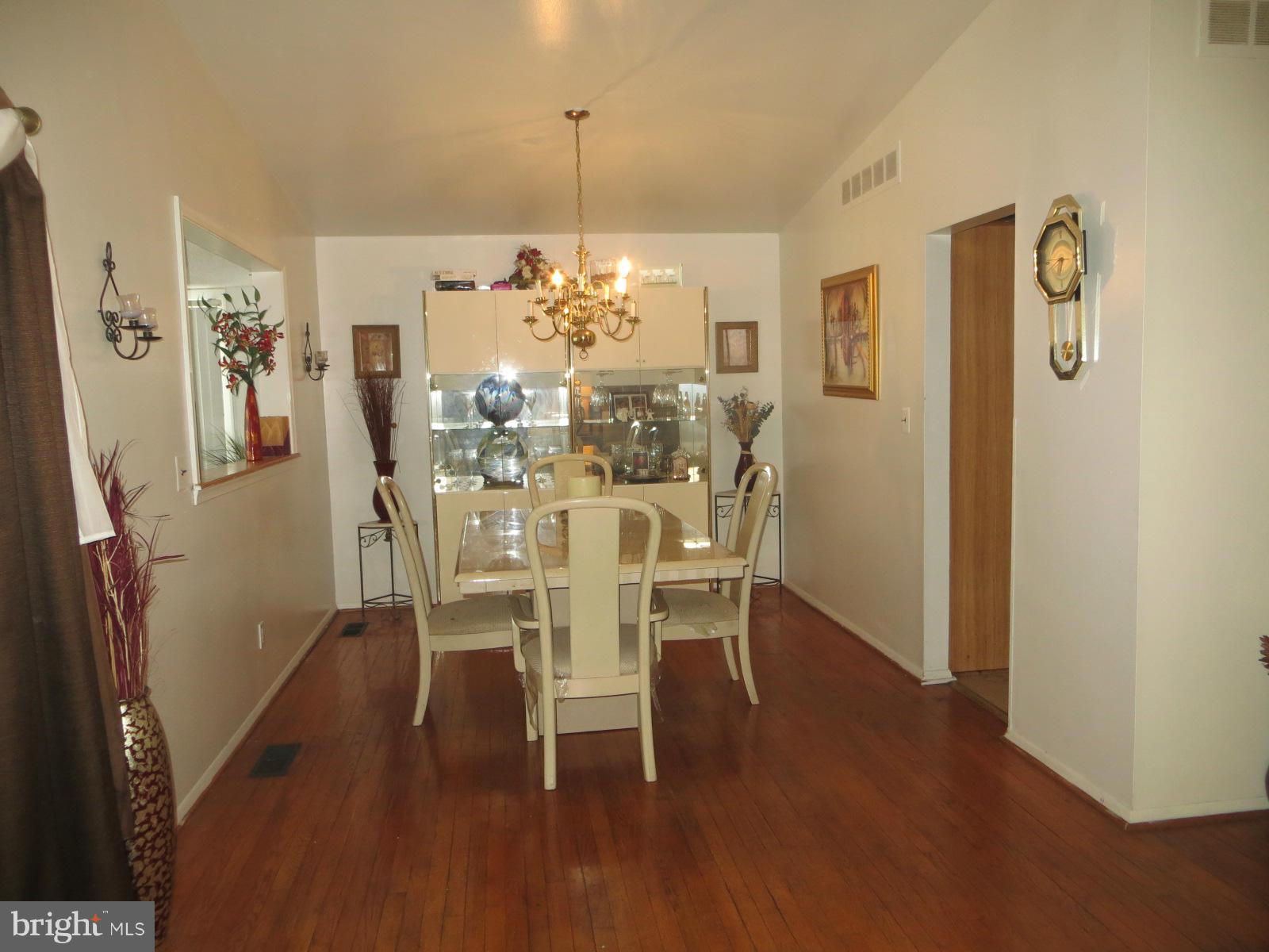 8523 Stevenswood Road Baltimore, MD 21244 - Photo 5 of 30 Dining Room