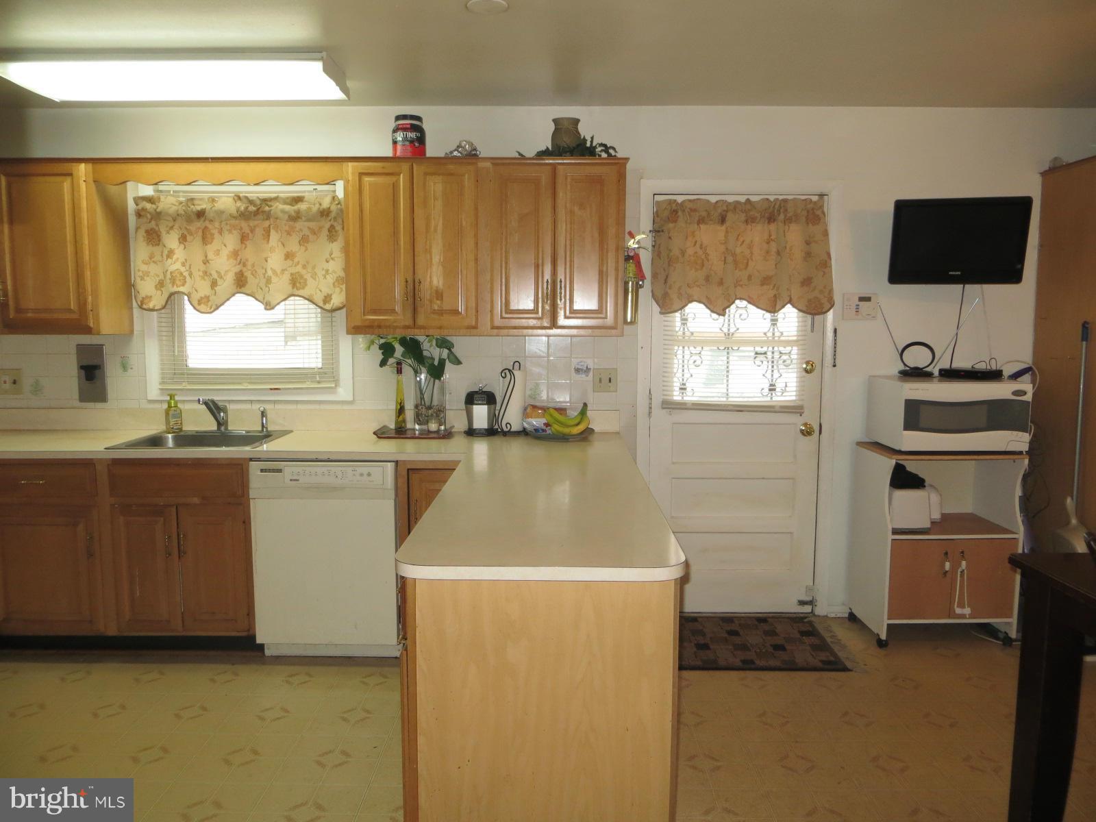 8523 Stevenswood Road Baltimore, MD 21244 - Photo 7 of 30 Kitchen