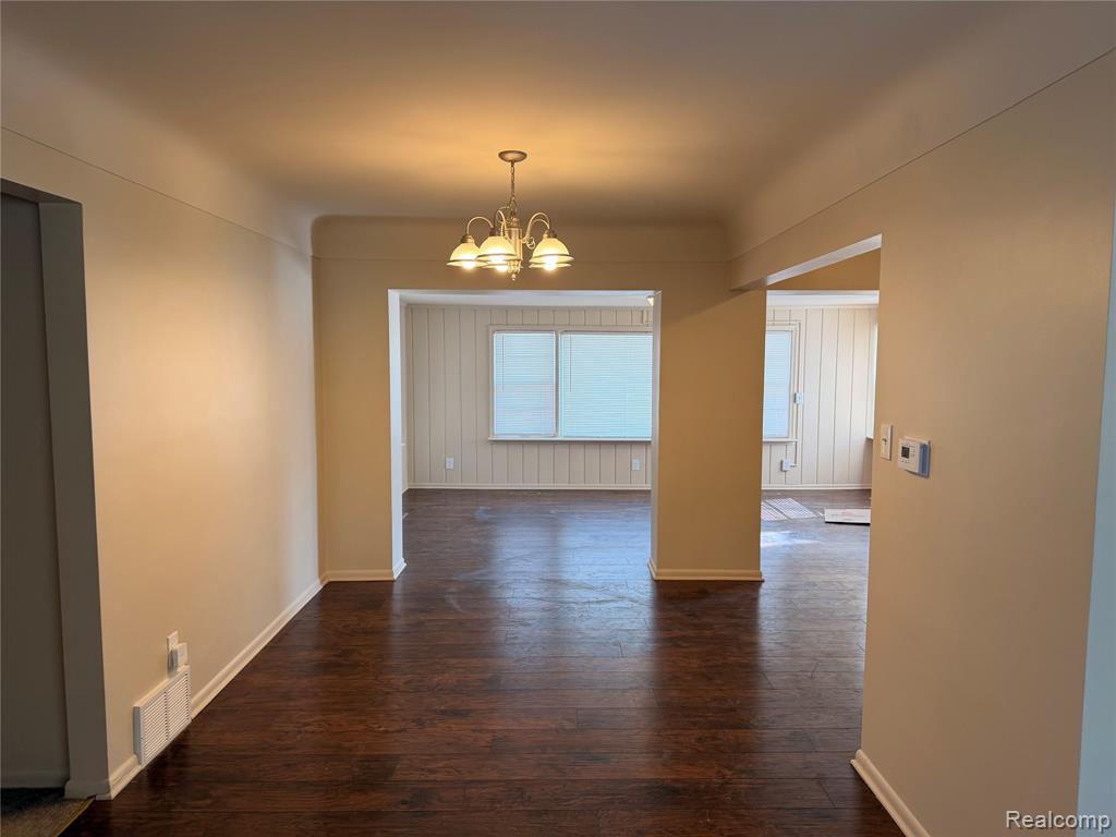 1010 North Adams Road Rochester, MI 48306 - Photo 11 of 29