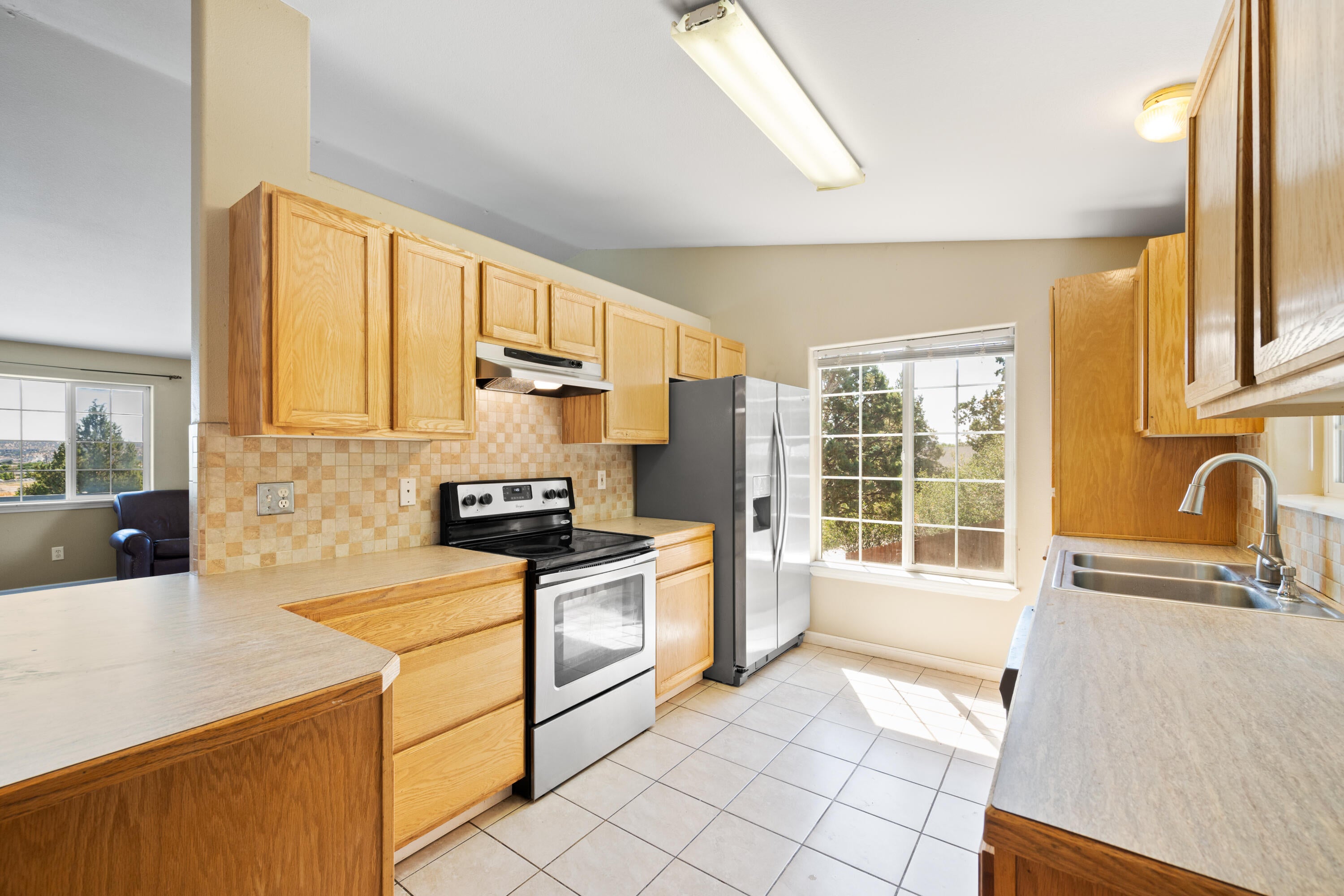 698 Deer Ridge Court Madras, OR 97741 - Photo 11 of 41 698DeerRidgeCt-12