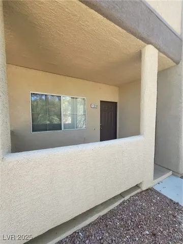 $1,450 | 5250 South Rainbow Boulevard, Unit 1010, Las Vegas, NV 89118