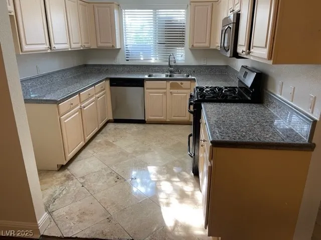 $1,450 | 5250 South Rainbow Boulevard, Unit 1010, Las Vegas, NV 89118