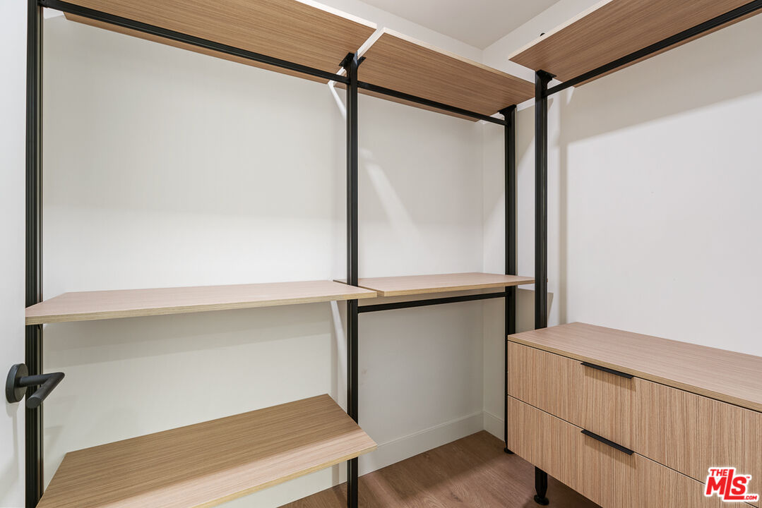 10700 Tabor Street, Unit PH5 Los Angeles, CA 90034 - Photo 7 of 26 a view of closet