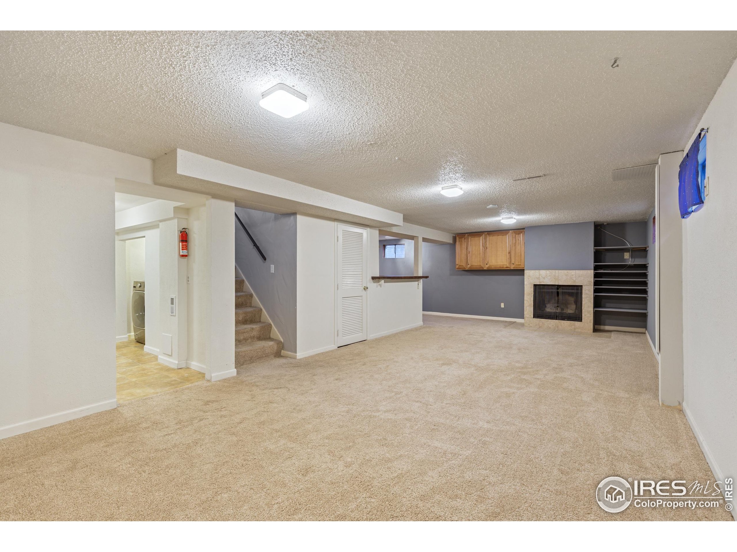 725 South 45th Street Boulder, CO 80305 - Photo 27 of 44 a view of empty room with kitchen