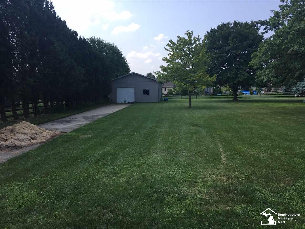 5087 East Dunbar Road Monroe, MI 48161 - Photo 3 of 19 31388757-2.JPG