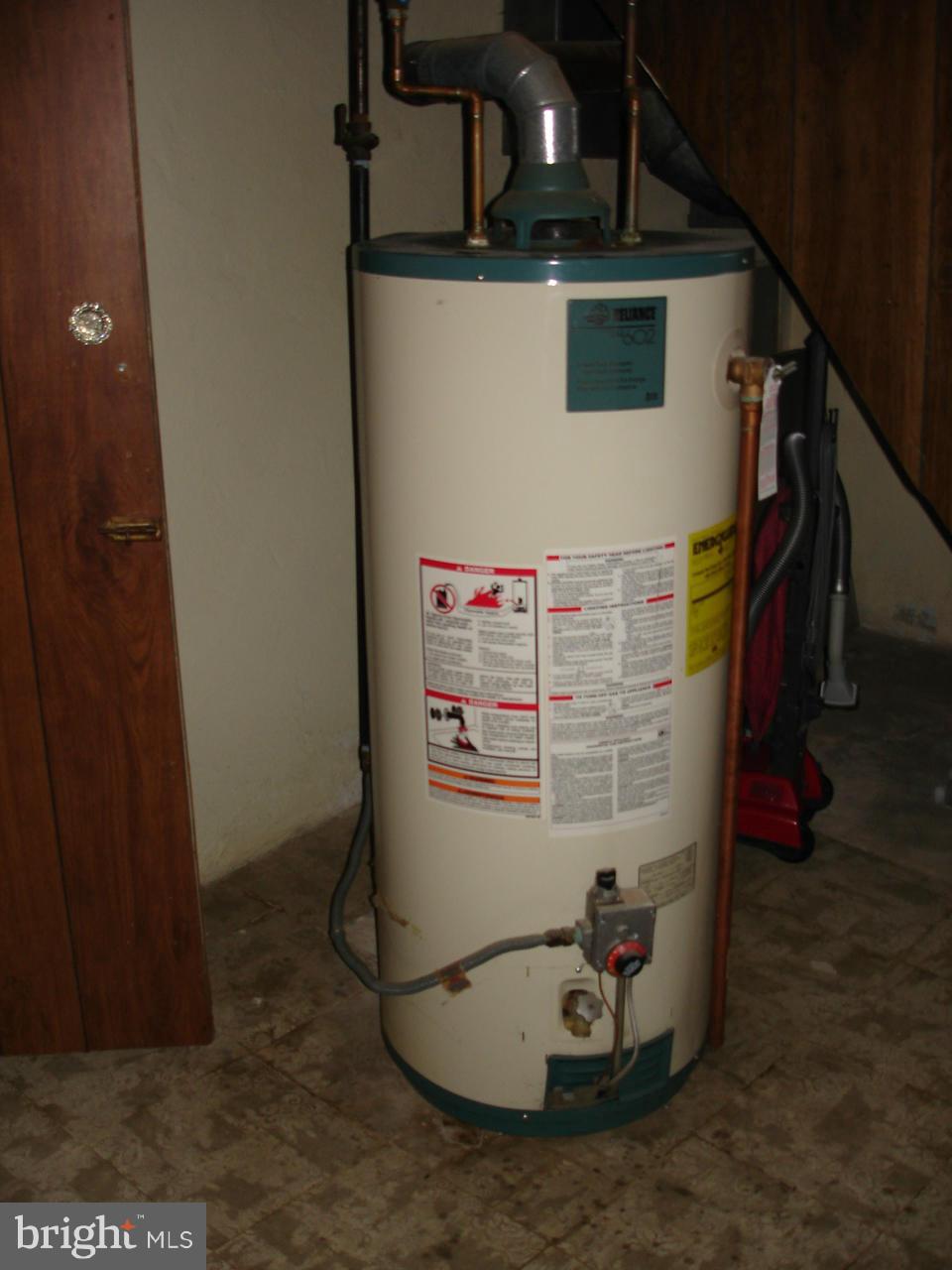 373 Nicholson Road Baltimore, MD 21221 - Photo 20 of 25 a view of water heater room