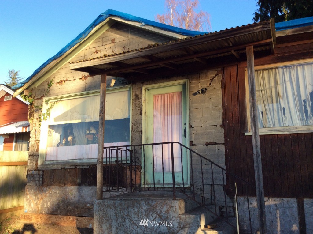 6029 Beach Drive Southwest Seattle, WA 98136 - Photo 9 of 11