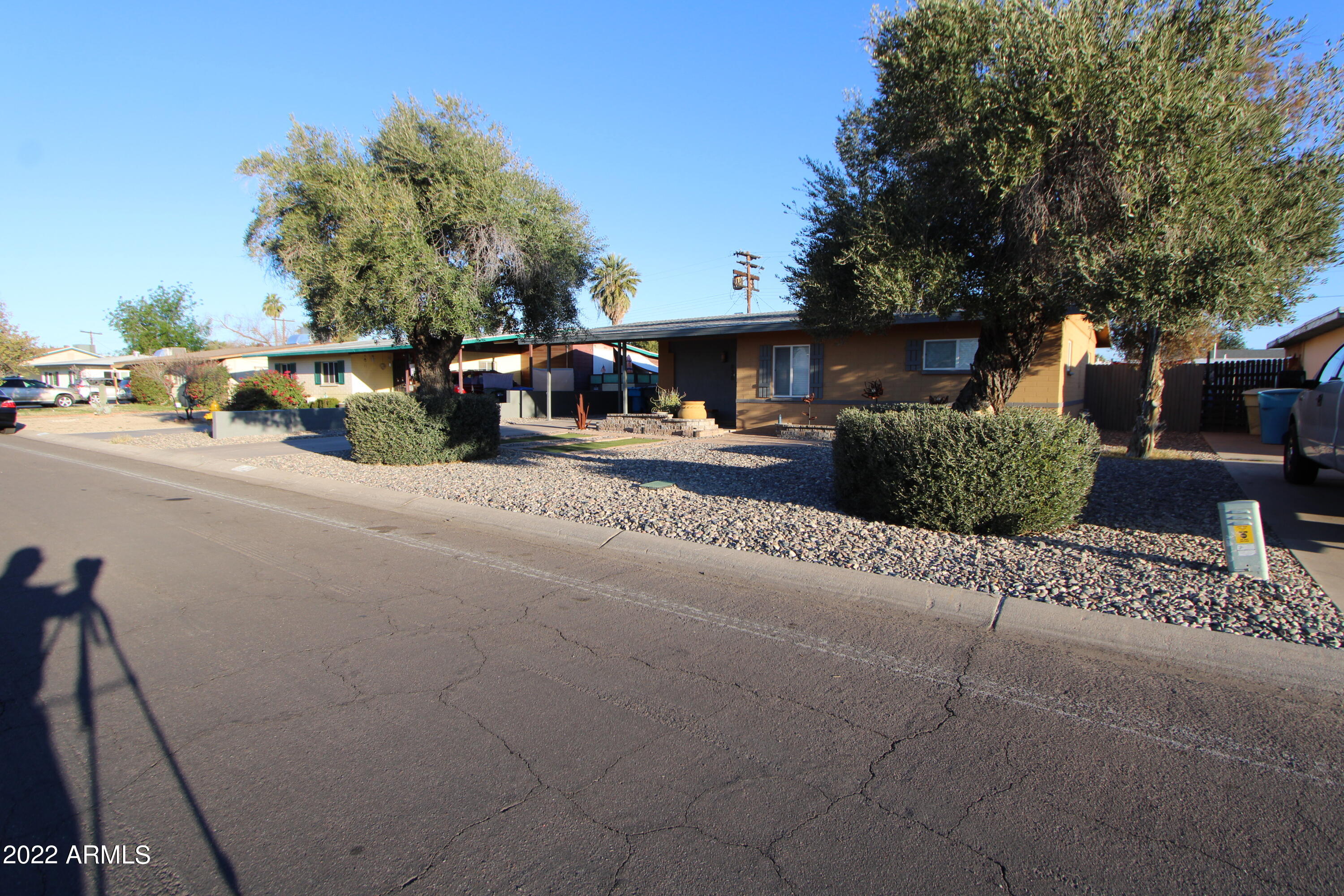 838 West Picadilly Road Phoenix, AZ 85013 - Photo 3 of 43 IMG_2680