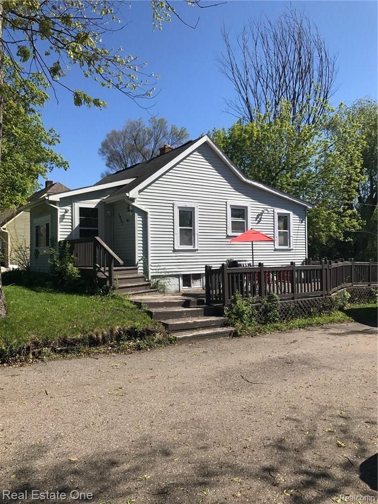 3867 Mildred Avenue Rochester, MI 48309 - Photo 1 of 17 IMG_2202.JPG