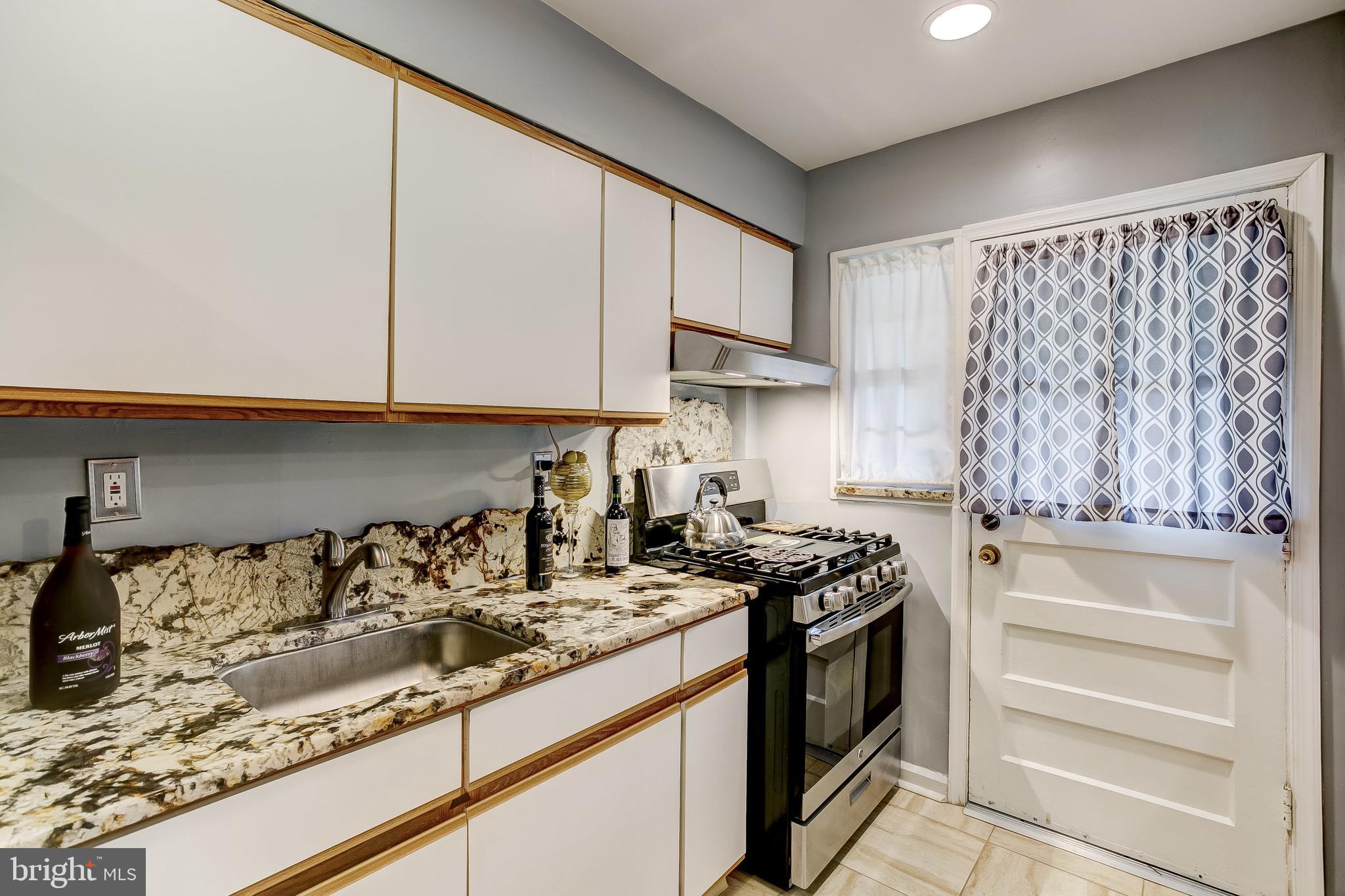 1026 Wedgewood Road Baltimore, MD 21229 - Photo 8 of 39 Gallery Image 8