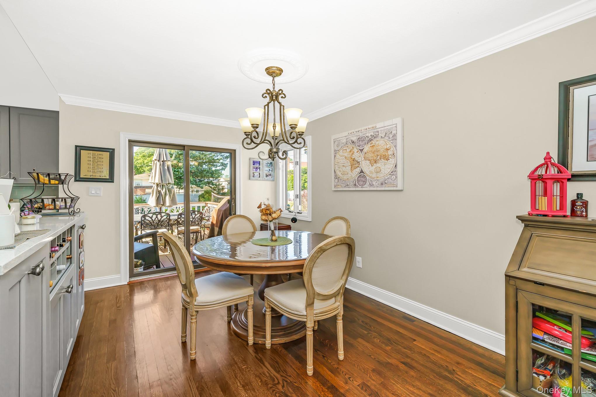 9 Wayne Place Commack, NY 11725 - Photo 10 of 36